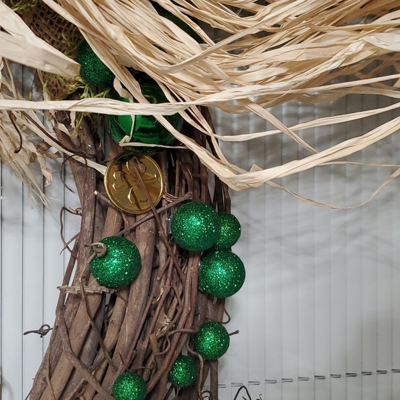 St Patrick's Wreath - Picture 8 of 10